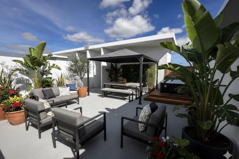 Снять в аренду таунхаус в Хомстед, Флорида 3 спальни, 129.88м2, № 1973843 - фото 3