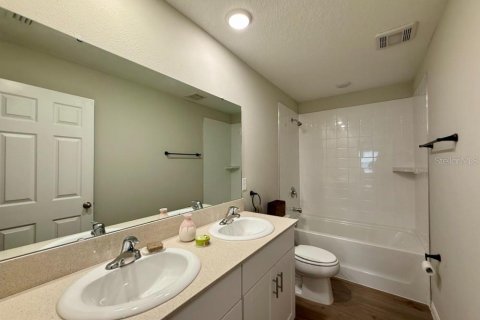 House in Haines City, Florida 5 bedrooms, 272.48 sq.m. № 2267287 - photo 23