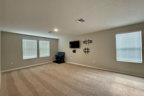 House in Haines City, Florida 5 bedrooms, 272.48 sq.m. № 2267287 - photo 27