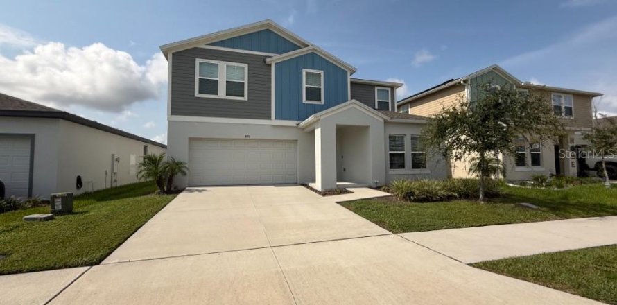 House in Haines City, Florida 5 bedrooms, 272.48 sq.m. № 2267287
