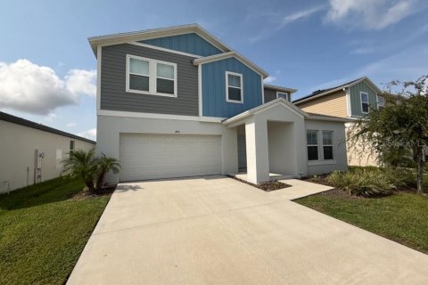 House in Haines City, Florida 5 bedrooms, 272.48 sq.m. № 2267287 - photo 2