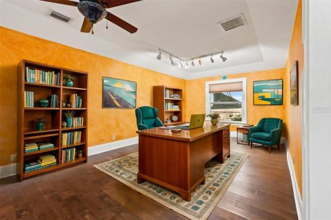 House in Saint Petersburg, Florida 3 bedrooms, 146.04 sq.m. № 1510183 - photo 18