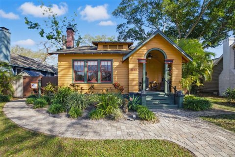 House in Saint Petersburg, Florida 3 bedrooms, 146.04 sq.m. № 1510183 - photo 3