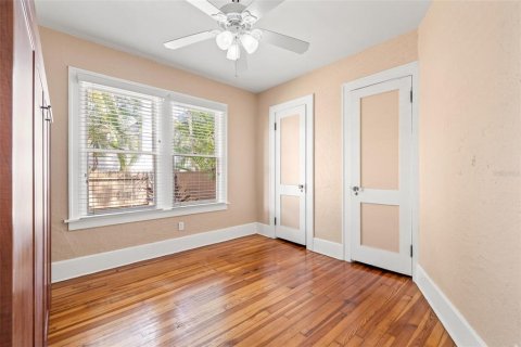 House in Saint Petersburg, Florida 3 bedrooms, 146.04 sq.m. № 1510183 - photo 22