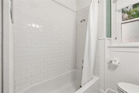 House in Saint Petersburg, Florida 3 bedrooms, 146.04 sq.m. № 1510183 - photo 24