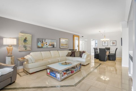 Condo in Lauderhill, Florida, 3 bedrooms  № 1834333 - photo 3