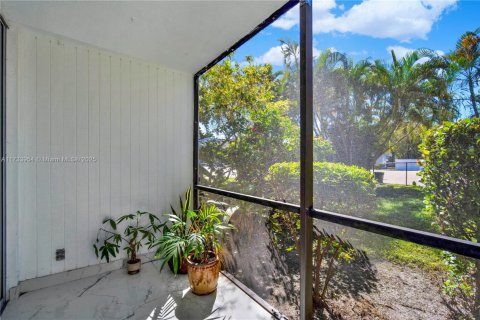 Condo in Oakland Park, Florida, 2 bedrooms  № 1860603 - photo 25