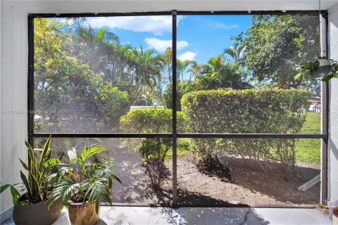 Condo in Oakland Park, Florida, 2 bedrooms  № 1860603 - photo 23