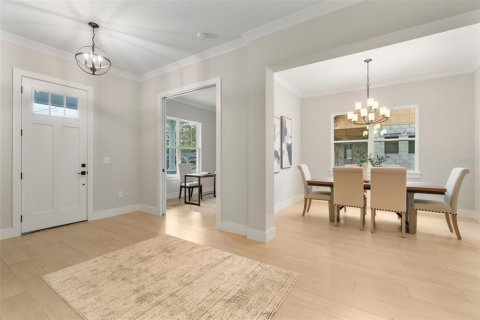 House in Orlando, Florida 4 bedrooms, 280.29 sq.m. № 1747585 - photo 3