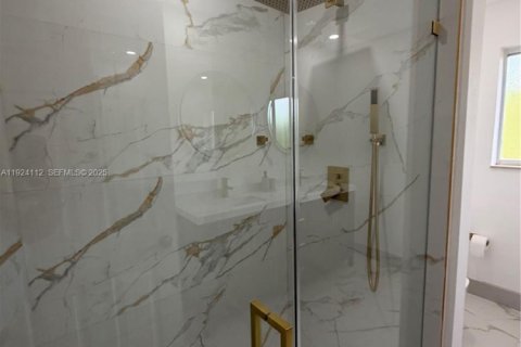 Villa ou maison à louer à Homestead, Floride: 4 chambres, 236.81 m2 № 1982548 - photo 8