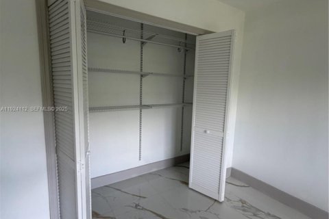 Villa ou maison à louer à Homestead, Floride: 4 chambres, 236.81 m2 № 1982548 - photo 11