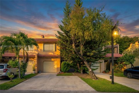 Снять в аренду кондоминиум в Дорал, Флорида 3 спальни, 159.05м2, № 1990675 - фото 5