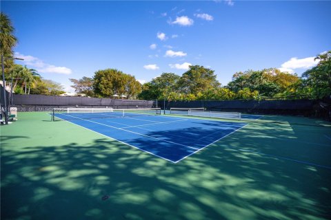 Снять в аренду кондоминиум в Дорал, Флорида 3 спальни, 159.05м2, № 1990675 - фото 15