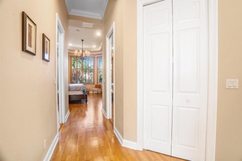 House in Wellington, Florida 5 bedrooms, 357.21 sq.m. № 2188543 - photo 27