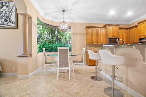 House in Wellington, Florida 5 bedrooms, 357.21 sq.m. № 2188543 - photo 13