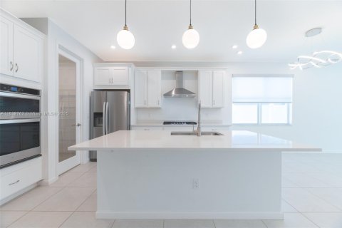 House in Port St. Lucie, Florida 3 bedrooms, 185.62 sq.m. № 2052723 - photo 12