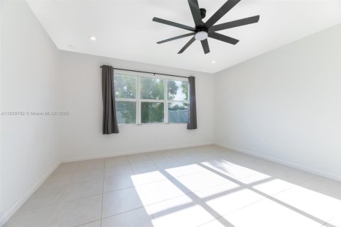 House in Port St. Lucie, Florida 3 bedrooms, 185.62 sq.m. № 2052723 - photo 22