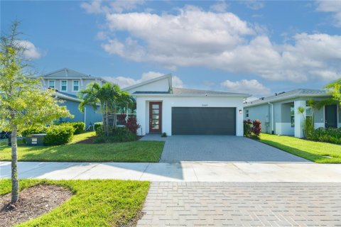 House in Port St. Lucie, Florida 3 bedrooms, 185.62 sq.m. № 2052723