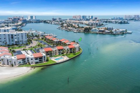 Condo in Clearwater, Florida, 2 bedrooms № 219072 - photo 5