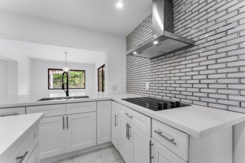 Villa ou maison à vendre à Margate, Floride: 4 chambres, 231.98 m2 № 2433946 - photo 15