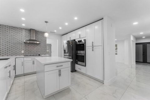 Villa ou maison à vendre à Margate, Floride: 4 chambres, 231.98 m2 № 2433946 - photo 14