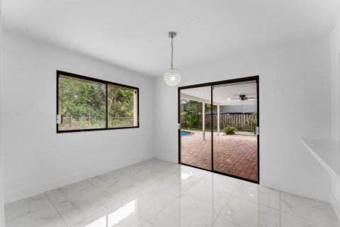 Villa ou maison à vendre à Margate, Floride: 4 chambres, 231.98 m2 № 2433946 - photo 16