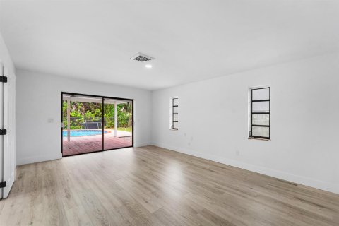 Villa ou maison à vendre à Margate, Floride: 4 chambres, 231.98 m2 № 2433946 - photo 18