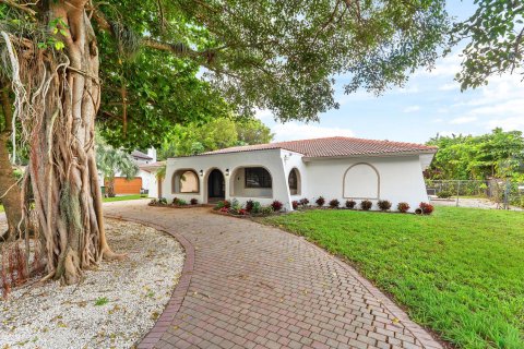 Villa ou maison à vendre à Margate, Floride: 4 chambres, 231.98 m2 № 2433946 - photo 2