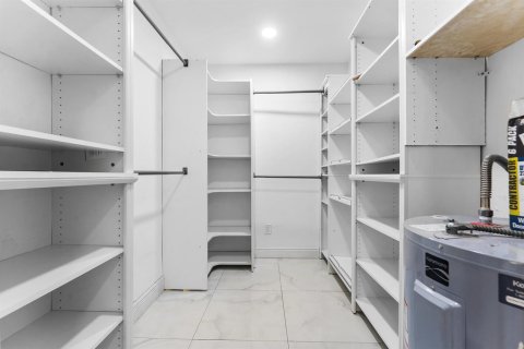 Villa ou maison à vendre à Margate, Floride: 4 chambres, 231.98 m2 № 2433946 - photo 23
