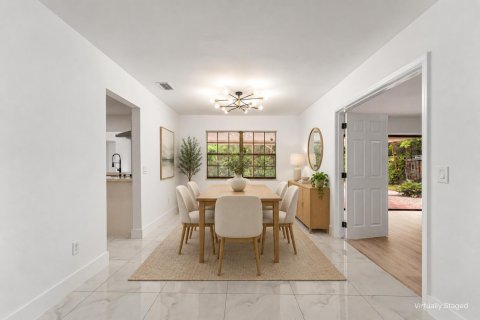 Villa ou maison à vendre à Margate, Floride: 4 chambres, 231.98 m2 № 2433946 - photo 11