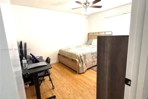Townhouse in Tamarac, Florida 3 bedrooms, 168.25 sq.m. № 2073709 - photo 10