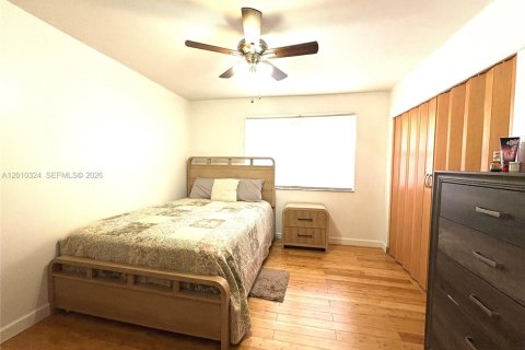 Townhouse in Tamarac, Florida 3 bedrooms, 168.25 sq.m. № 2073709