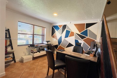 Townhouse in Tamarac, Florida 3 bedrooms, 168.25 sq.m. № 2073709 - photo 3