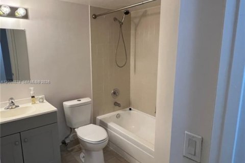Copropriété à vendre à Coral Springs, Floride: 2 chambres, 91.42 m2 № 2154613 - photo 16