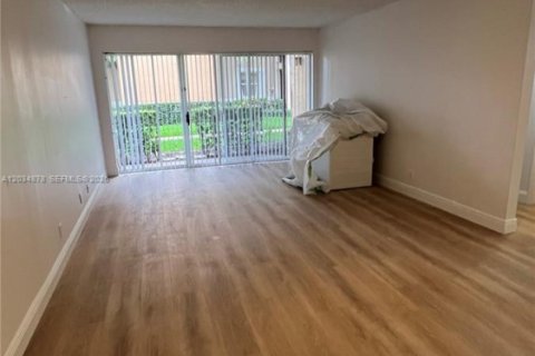 Copropriété à vendre à Coral Springs, Floride: 2 chambres, 91.42 m2 № 2154613 - photo 6
