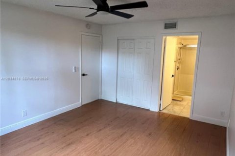 Copropriété à vendre à Coral Springs, Floride: 2 chambres, 91.42 m2 № 2154613 - photo 8