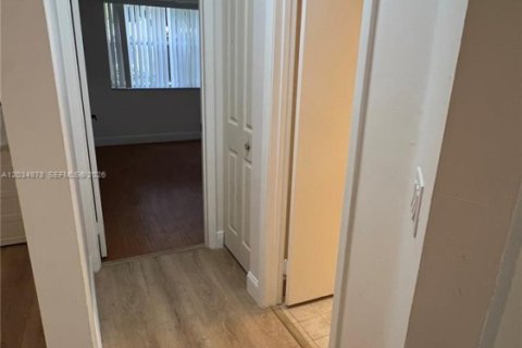 Copropriété à vendre à Coral Springs, Floride: 2 chambres, 91.42 m2 № 2154613 - photo 12