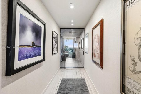 Condo in Fort Lauderdale, Florida, 4 bedrooms  № 2019914 - photo 17