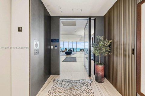 Condo in Fort Lauderdale, Florida, 4 bedrooms  № 2019914 - photo 2