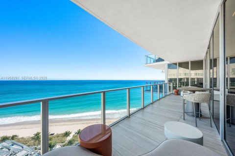 Condo in Fort Lauderdale, Florida, 4 bedrooms  № 2019914 - photo 22