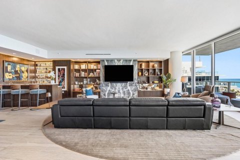 Condo in Fort Lauderdale, Florida, 4 bedrooms  № 2019914 - photo 9