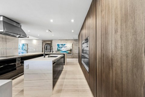 Condo in Fort Lauderdale, Florida, 4 bedrooms  № 2019914 - photo 12