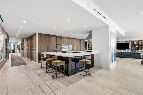 Condo in Fort Lauderdale, Florida, 4 bedrooms  № 2019914 - photo 15