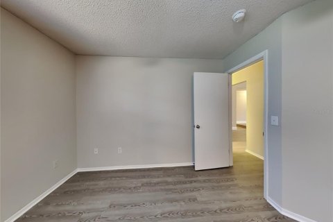 House in Sanford, Florida 3 bedrooms, 125.14 sq.m. № 1905769 - photo 11