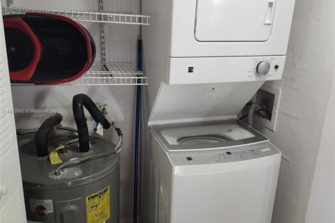 Copropriété à louer à Miami, Floride: 1 chambre, 62.8 m2 № 1940639 - photo 12