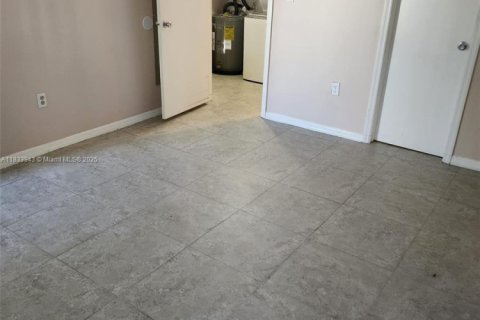 Copropriété à louer à Miami, Floride: 1 chambre, 62.8 m2 № 1940639 - photo 11