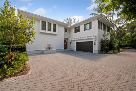Casa en venta en Miami, Florida, 6 dormitorios, 623.1 m2 № 1953789 - foto 2