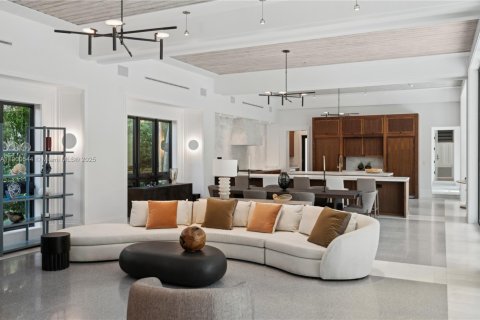 Casa en venta en Miami, Florida, 6 dormitorios, 623.1 m2 № 1953789 - foto 29