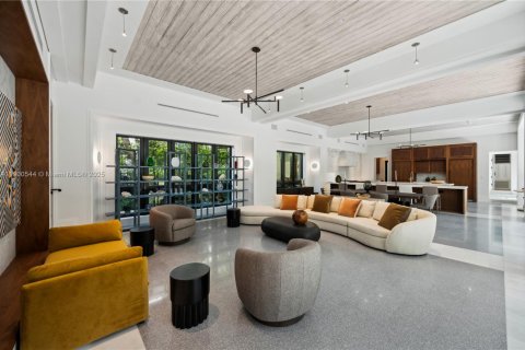 Casa en venta en Miami, Florida, 6 dormitorios, 623.1 m2 № 1953789 - foto 30