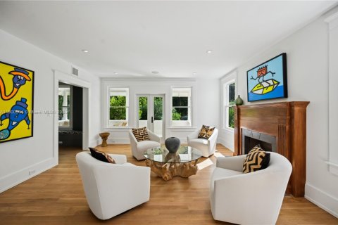 Casa en venta en Miami, Florida, 6 dormitorios, 623.1 m2 № 1953789 - foto 6